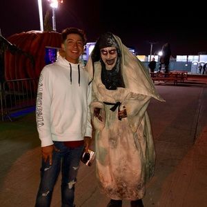 Meet your Posher, Eduardo